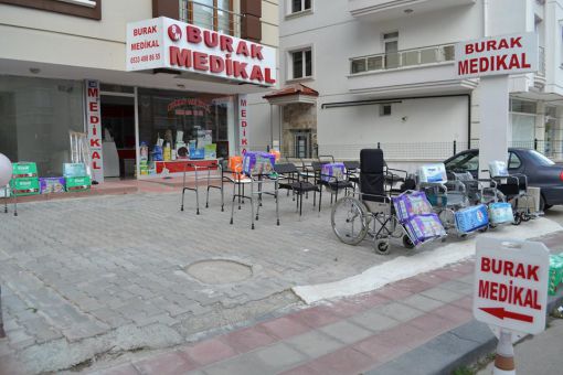 Tanisyon Aletleri, Şeker Ölçüm Aletleri ve Çubukları Variz Çorapları, Ateş Ölçer Enjektör, Sünnet Kilodu Önlük, Hasta Alt Bezi Zayıflama Kemeri, Soğuk Sıcak Buhar Makinesi Kılazöt, Silikon Topukluk, Silikon Tabanlık Ortopedi Ayakkabısı Kulak İşitme Cihazı ve Pilleri Masaj Aletleri, Koltuk Değneği Sakat Arabası OKSİJEN CİHAZLARI PANSUMAN MALZEMELERİ YARA BAKIM ÜRÜNLERİ HER TÜRLÜ HASTAHANE MALZEMESİ TEDARİĞİ Tanisyon Aletleri, Şeker Ölçüm Aletleri ve Çubukları Variz Çorapları, Ateş Ölçer Enjektör, Sünnet Kilodu Önlük, Hasta Alt Bezi Zayıflama Kemeri, Soğuk Sıcak Buhar Makinesi Kılazöt, Silikon Topukluk, Silikon Tabanlık Ortopedi Ayakkabısı Kulak İşitme Cihazı ve Pilleri Masaj Aletleri, Koltuk Değneği Sakat Arabası OKSİJEN CİHAZLARI PANSUMAN MALZEMELERİ YARA BAKIM ÜRÜNLERİ HER TÜRLÜ HASTAHANE MALZEMESİ TEDARİĞİ